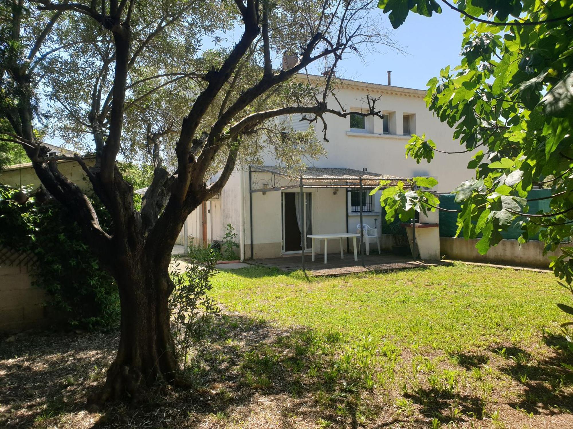 Orteils Au Soleil Jardin Parking Nimes Ngoại thất bức ảnh